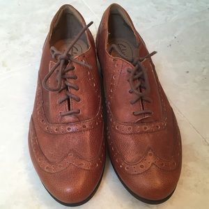 Clark’s Indigo Brown Leather Oxfords
